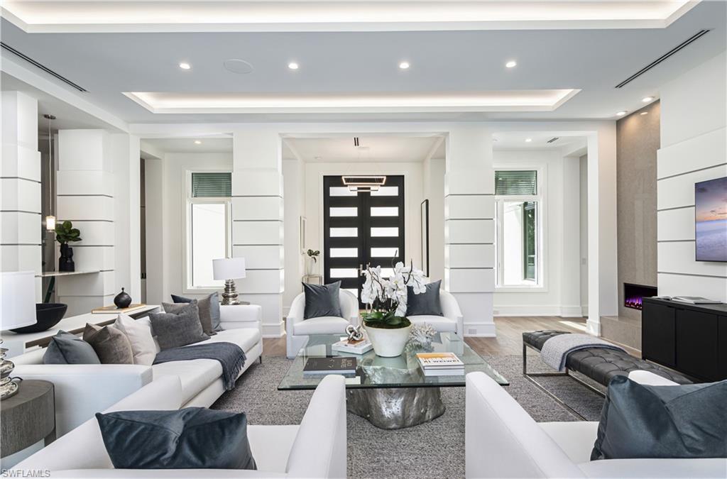 MOORINGS - Residential