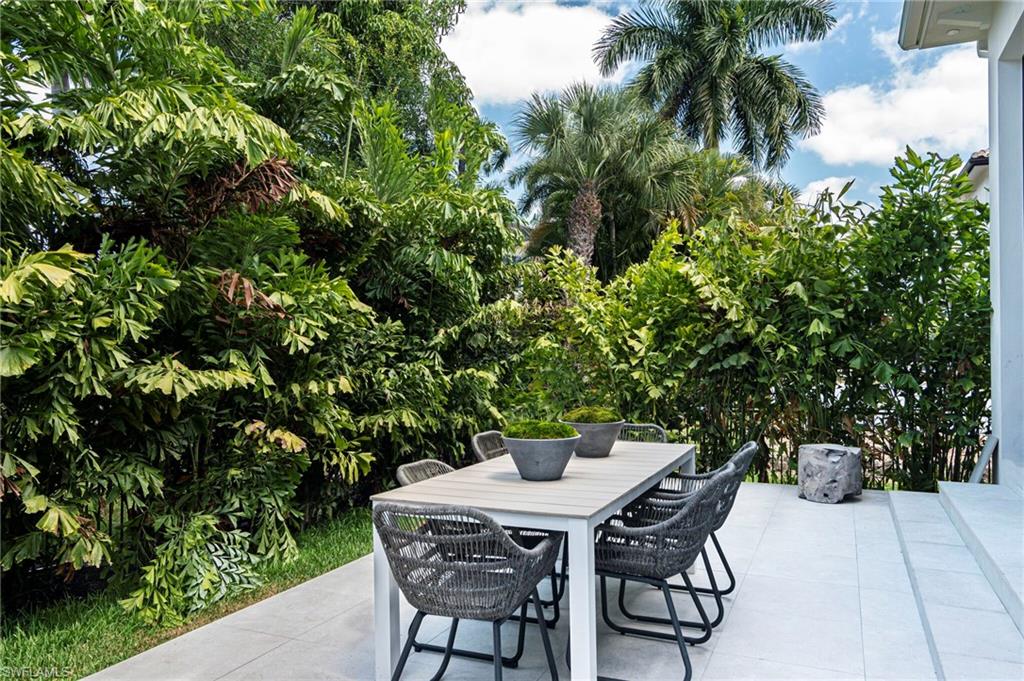 MOORINGS - Residential