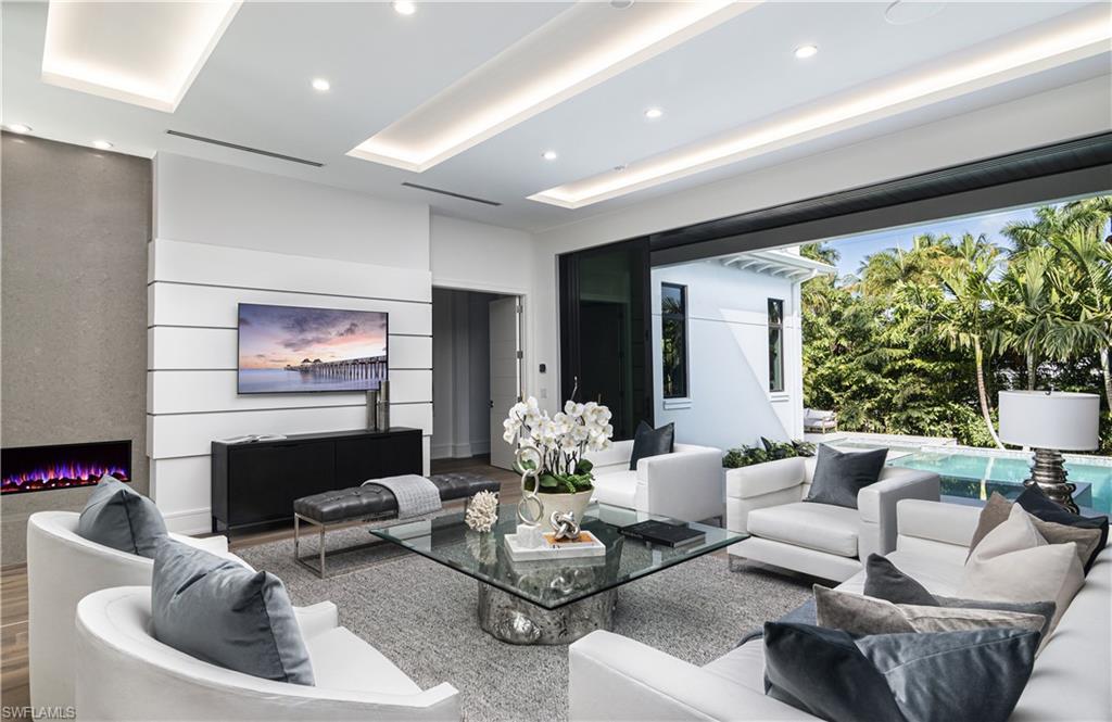 MOORINGS - Residential