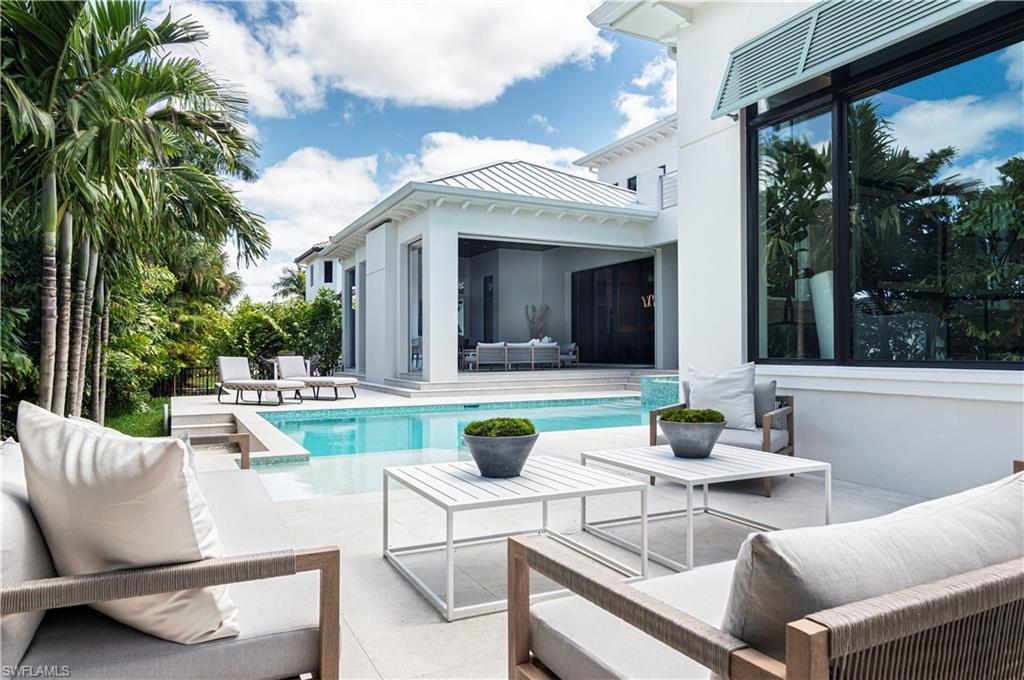 MOORINGS - Residential