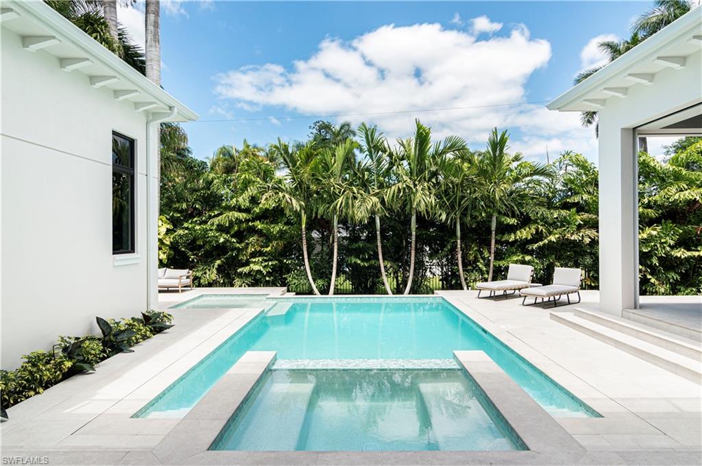 MOORINGS - Residential