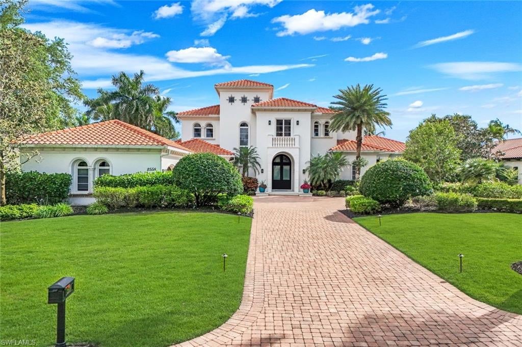 2558 Escada CT