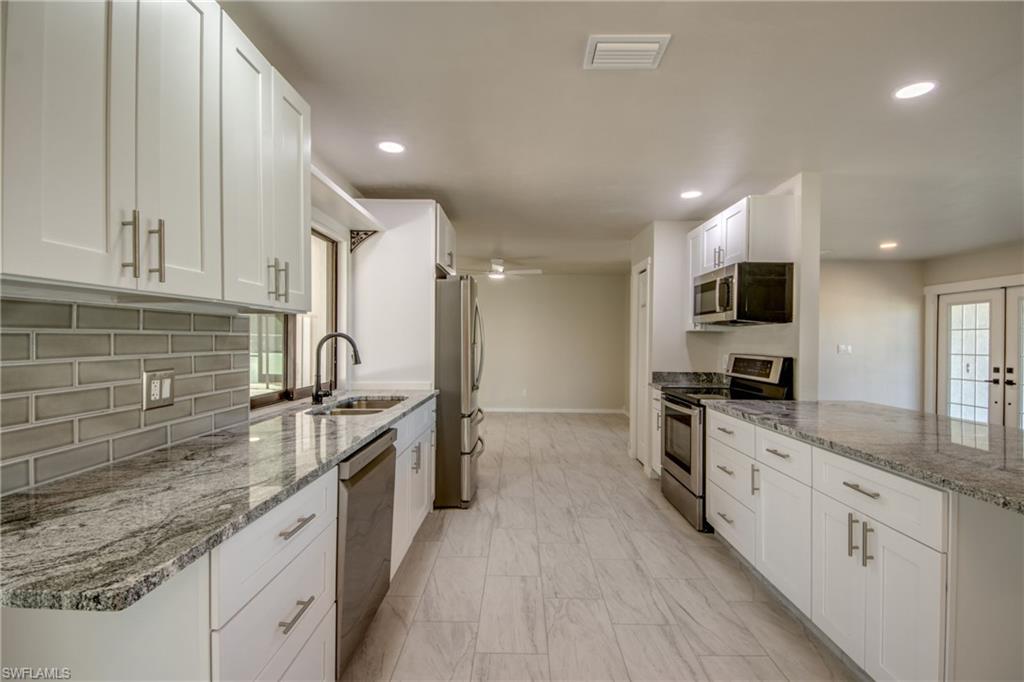 CAPE CORAL - Residential