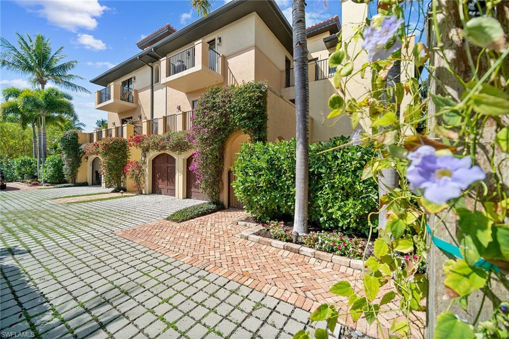 VILLAS ESCALANTE - Residential