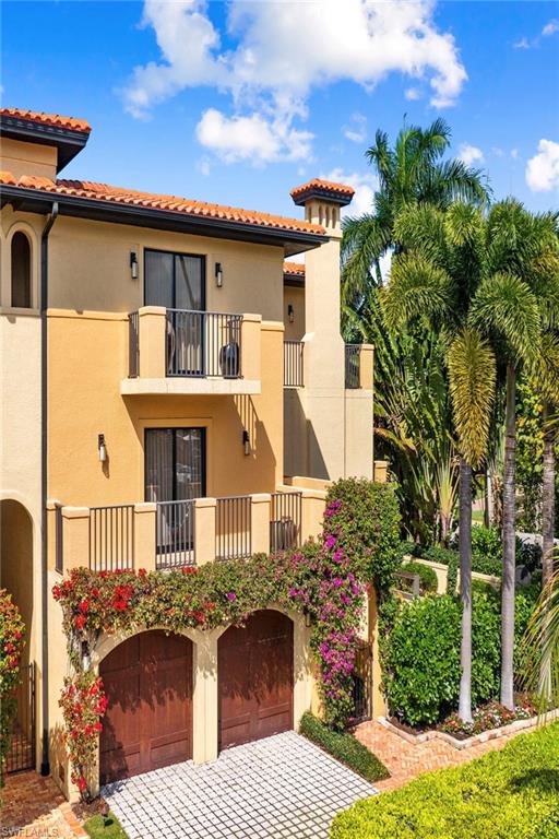 VILLAS ESCALANTE - Residential