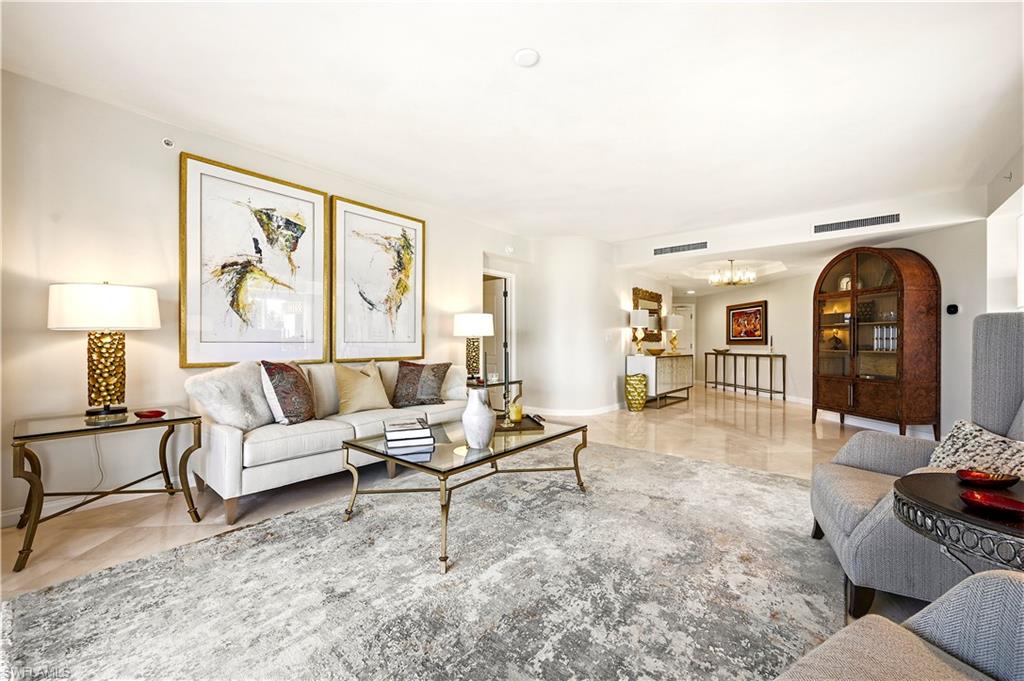 ESTANCIA - Residential