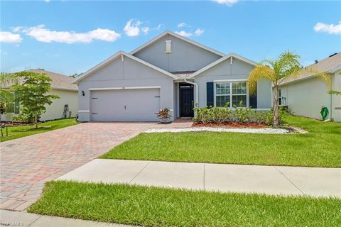 742 HADLEY PL W NAPLES FL 34104