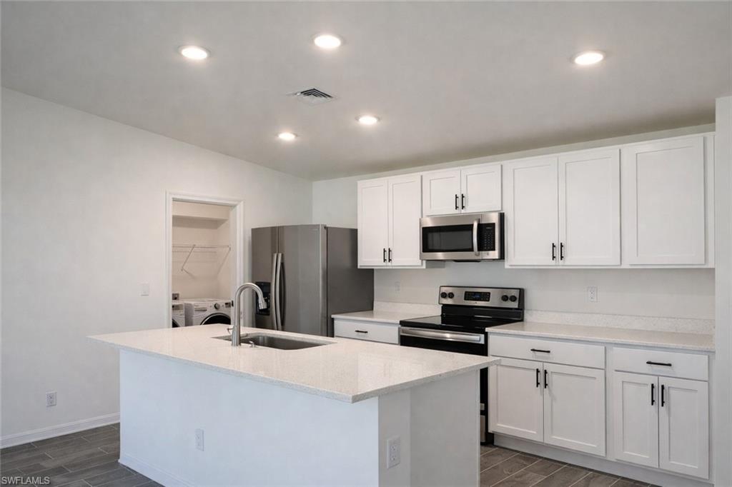 CAPE CORAL - Residential Lease