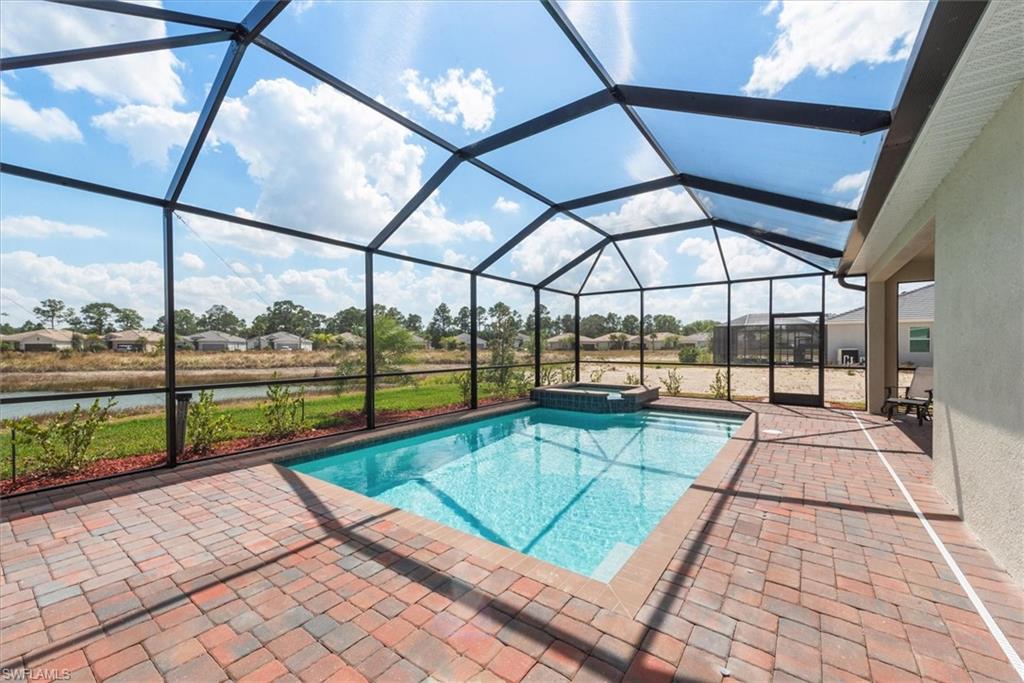 COUNTRY CLUB - Residential