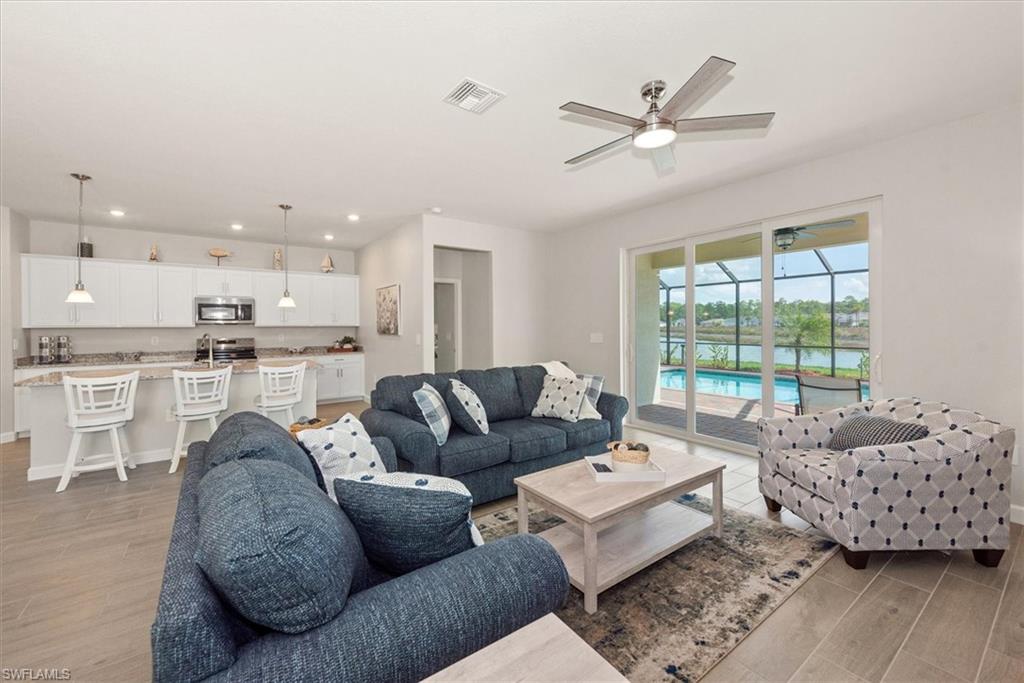 COUNTRY CLUB - Residential