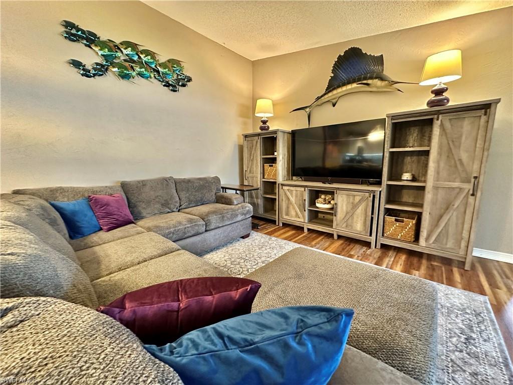 FOXMOOR LAKES - Residential Lease