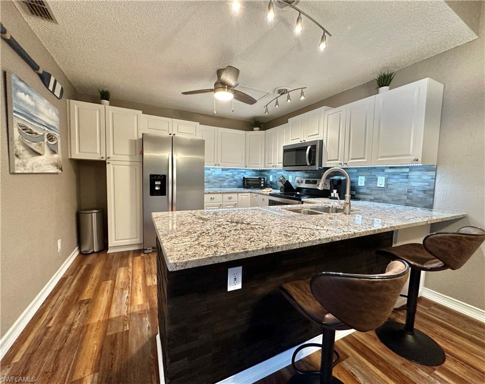 FOXMOOR LAKES - Residential Lease