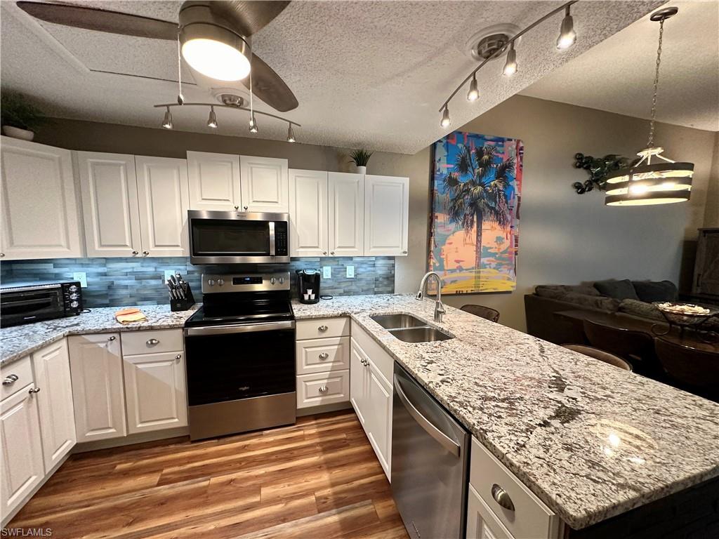 FOXMOOR LAKES - Residential Lease