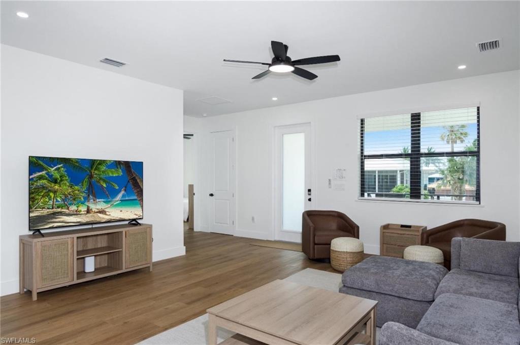 LYNNS HIGHLAND PARK - Residential