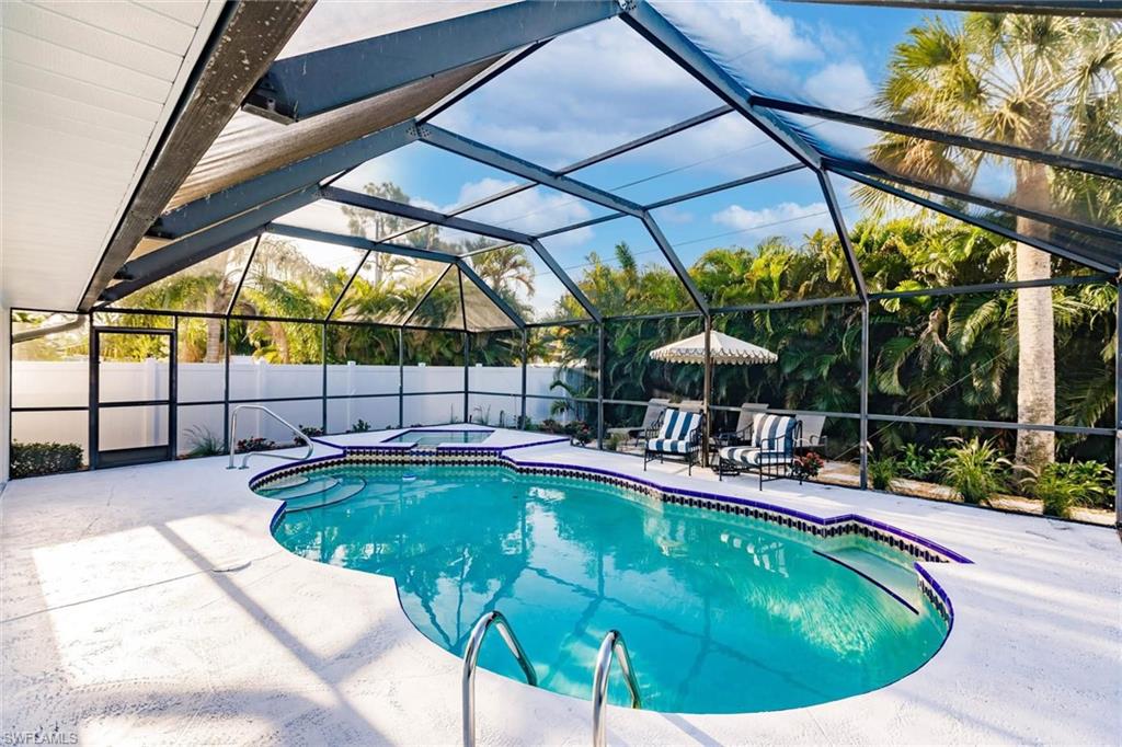 NAPLES PARK - Residential