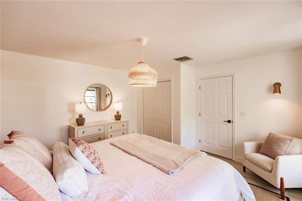 NAPLES PARK - Residential