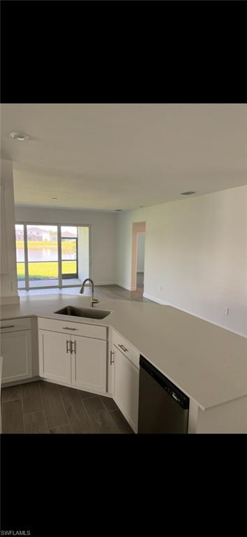 STONEHILL MANOR - Residential Lease