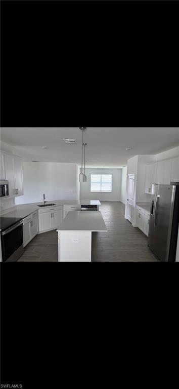 STONEHILL MANOR - Residential Lease