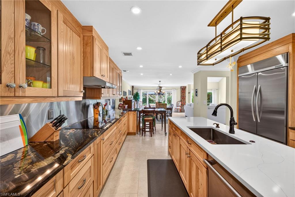 VILLAS OF PARK SHORE - Residential