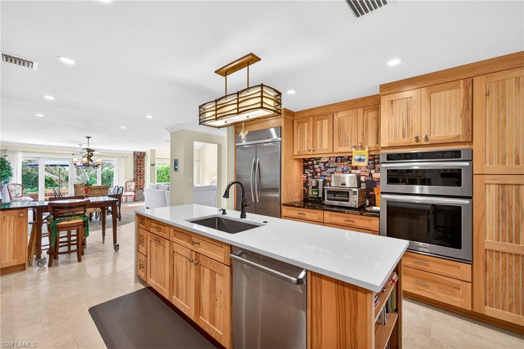 VILLAS OF PARK SHORE - Residential