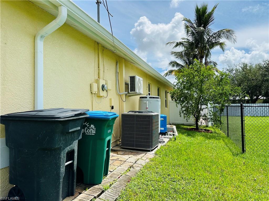 CAPE CORAL - Residential