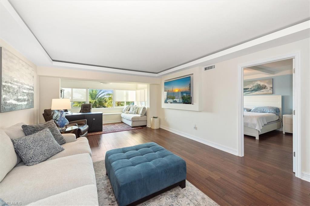 TOWN AND RIVER - Residential