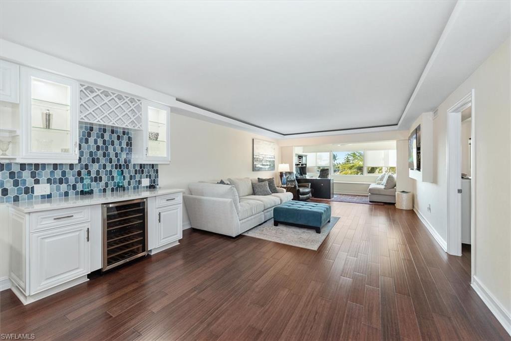 TOWN AND RIVER - Residential