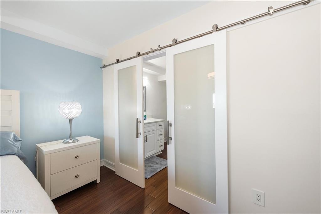 TOWN AND RIVER - Residential