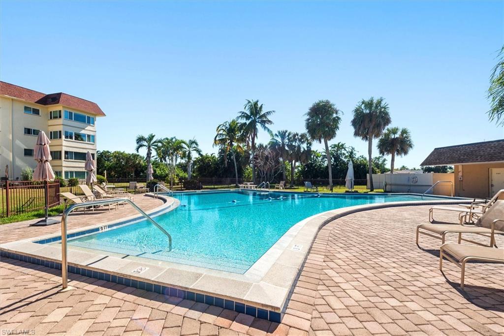 TOWN AND RIVER - Residential