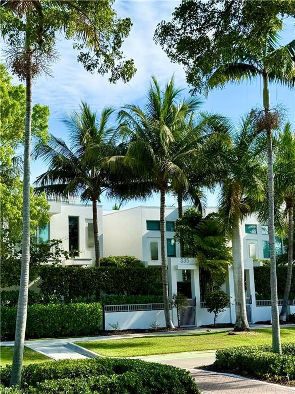 Photo of 335 Banyan BLVD #4, NAPLES, FL 34102 (MLS # 226017734)