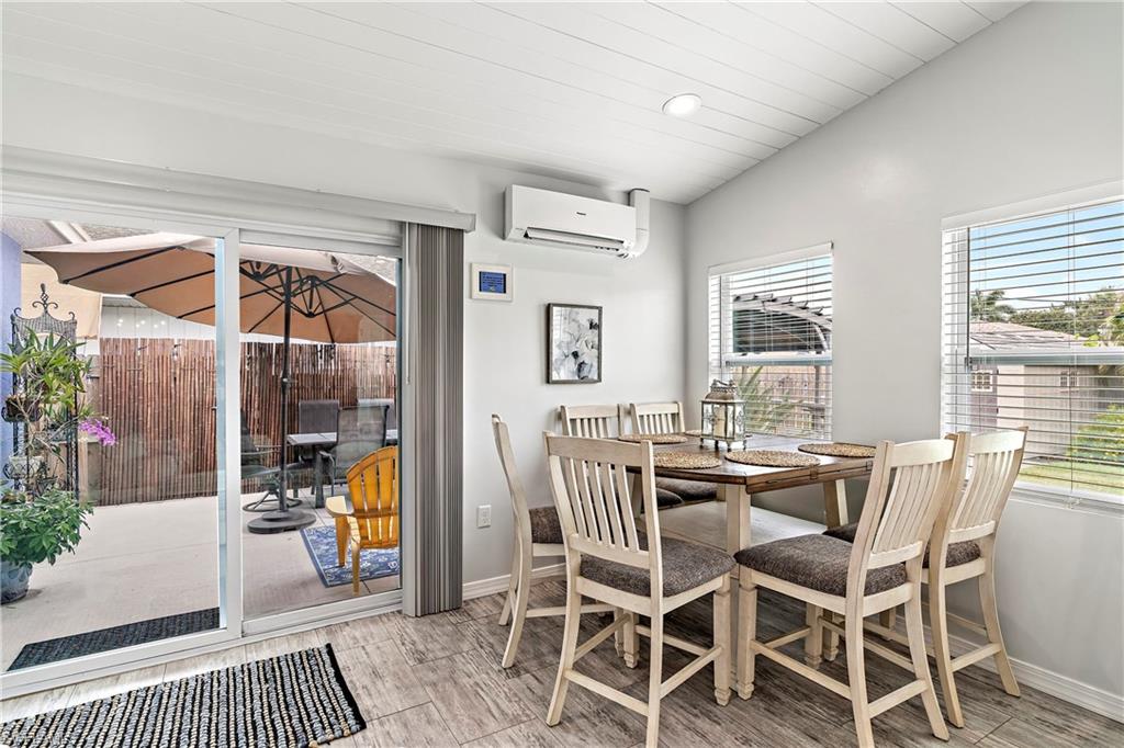 NAPLES PARK - Residential