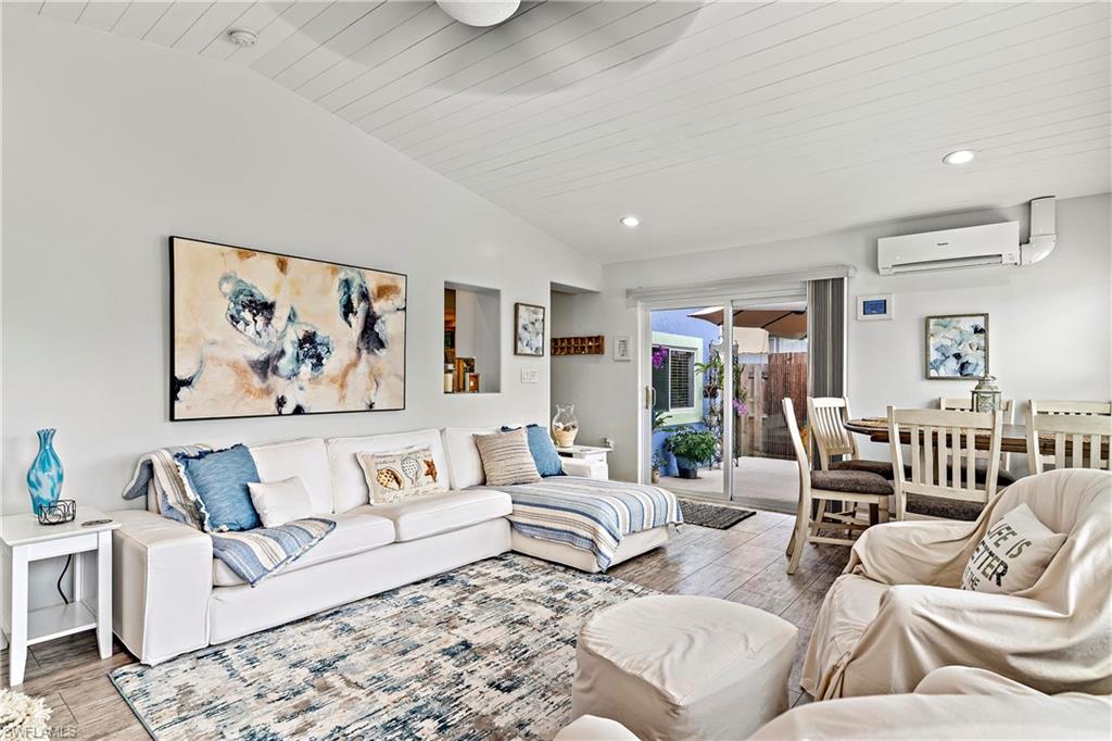 NAPLES PARK - Residential