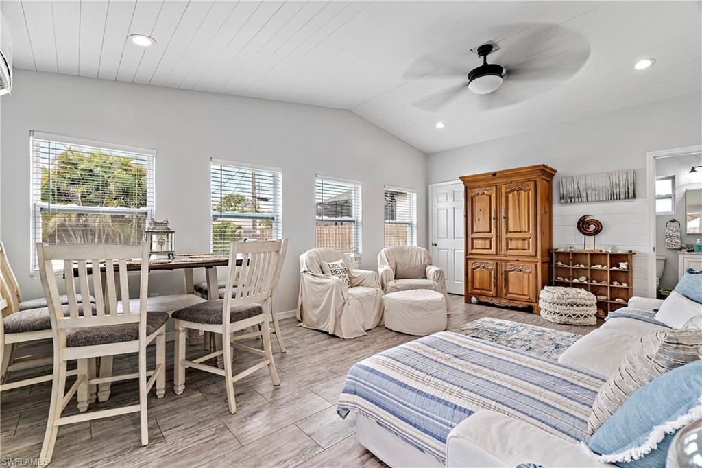 NAPLES PARK - Residential