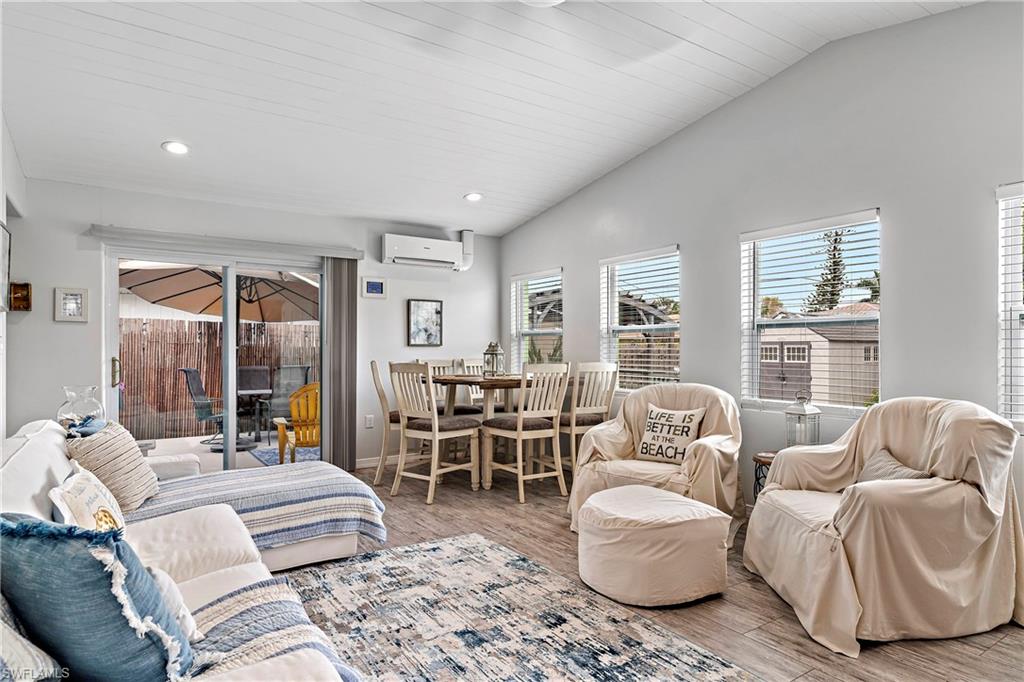 NAPLES PARK - Residential