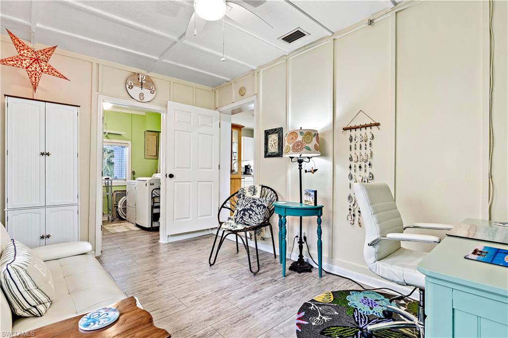 NAPLES PARK - Residential