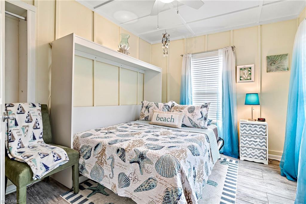 NAPLES PARK - Residential