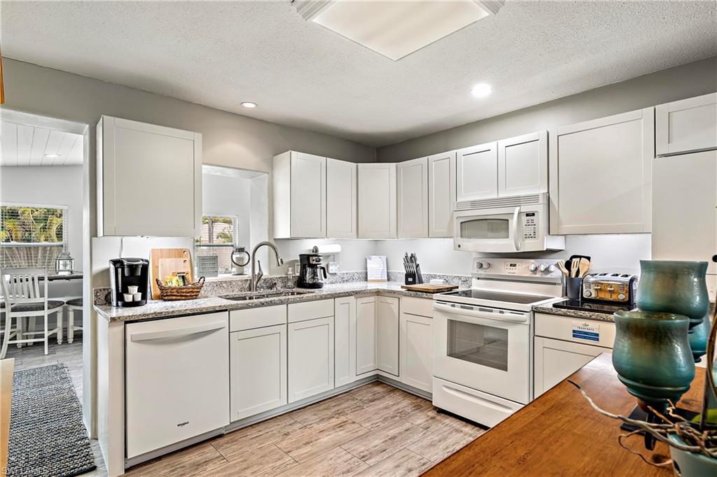 NAPLES PARK - Residential