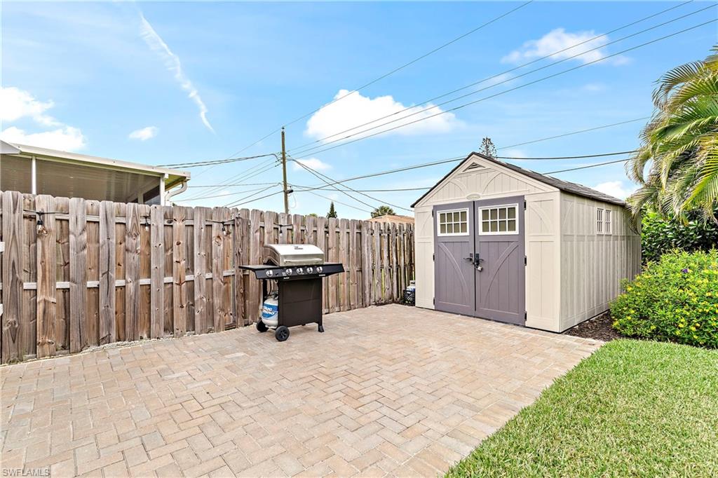 NAPLES PARK - Residential