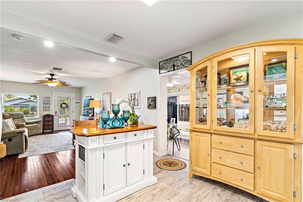 NAPLES PARK - Residential