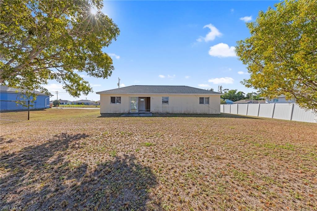 CAPE CORAL - Residential