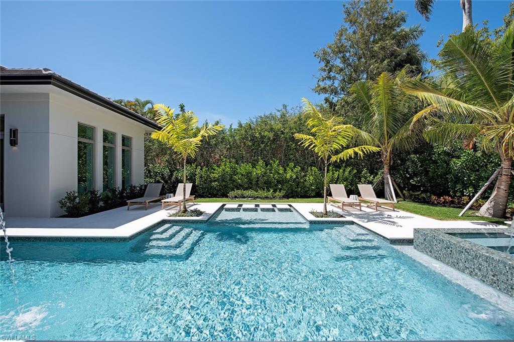 MOORINGS - Residential