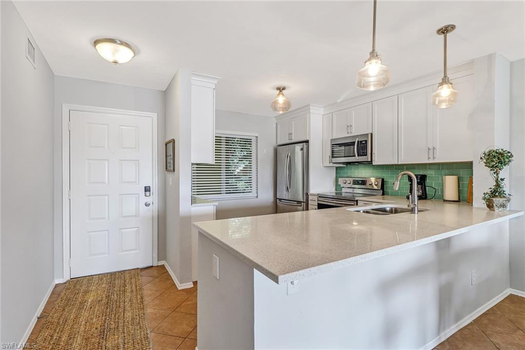 1001 Foxfire LN 109