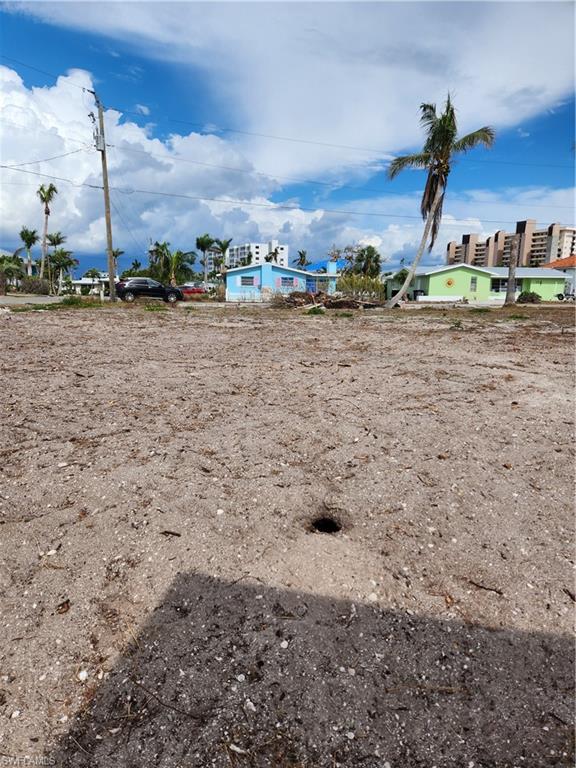 LAGUNA SHORES - Land