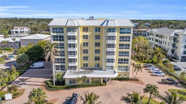 1900 GULF SHORE BLVD N APT 304, NAPLES, FL 34102 - Image 44eeec69e73cc8a52b4a25b03fc760d3/3751746101