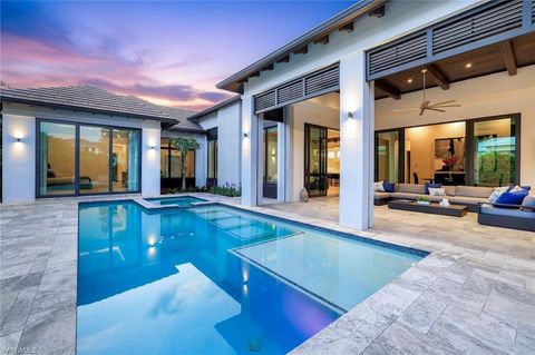 541 Whispering Pine CT NAPLES FL 34103