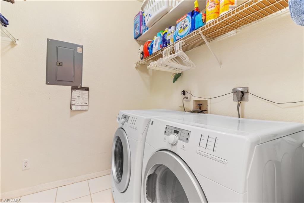 LAS BRISAS AT SPANISH WELLS - Residential