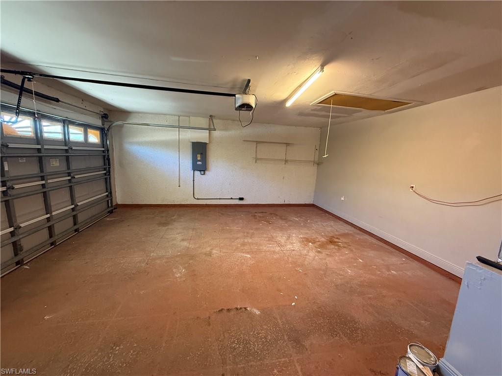 MIRROR LAKES - Residential Lease