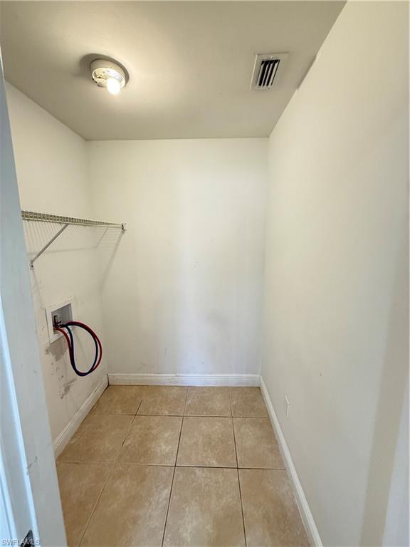 MIRROR LAKES - Residential Lease