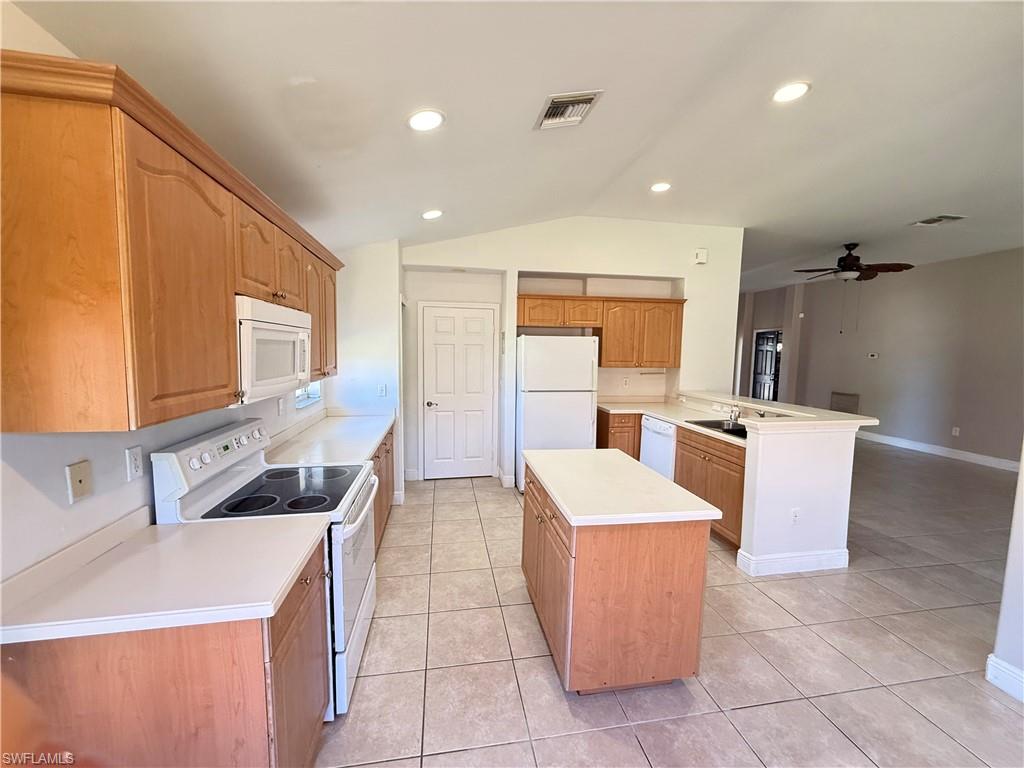 MIRROR LAKES - Residential Lease