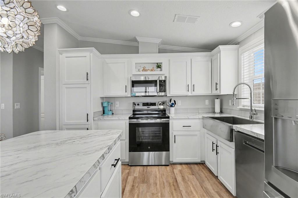 BAYSIDE ESTATES - Residential